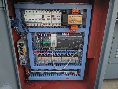 Фото MetalTec BS 400 CA автоматический колонный ленточнопильный станок в интернет-магазине ToolHaus.ru